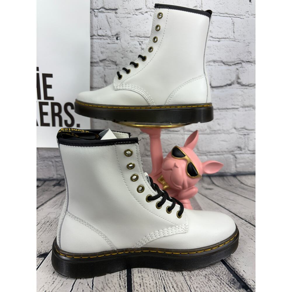 Dr Martens Zavala Combat Boots MENS 8 WOMEN 9 White Leather Flat Heel Shoes NEW